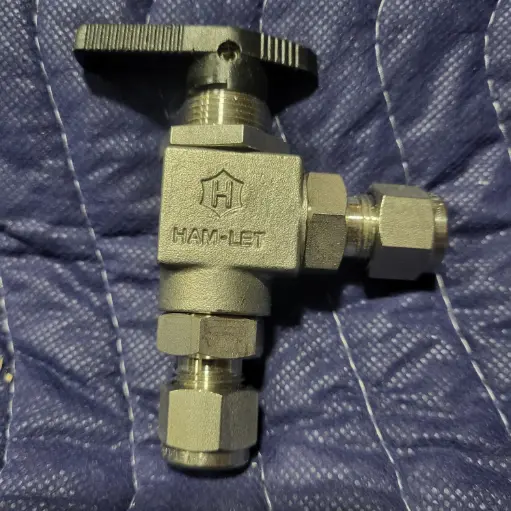 [PX-BV-100-6TF-6TF-90-HL] High-performance Ham-Let ball valve featuring 3/8-inch Let-Lok connections and 316 stainless steel construction in a straight configuration.